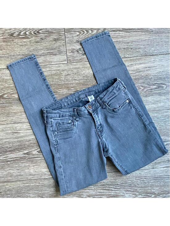 H&M Denim - H&M &Denim Super Skinny Low Rise Gray Jeans 28